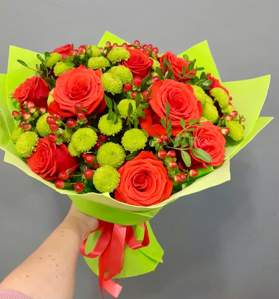 Букет цветов из: Хризантемы и Розы в Большеречье