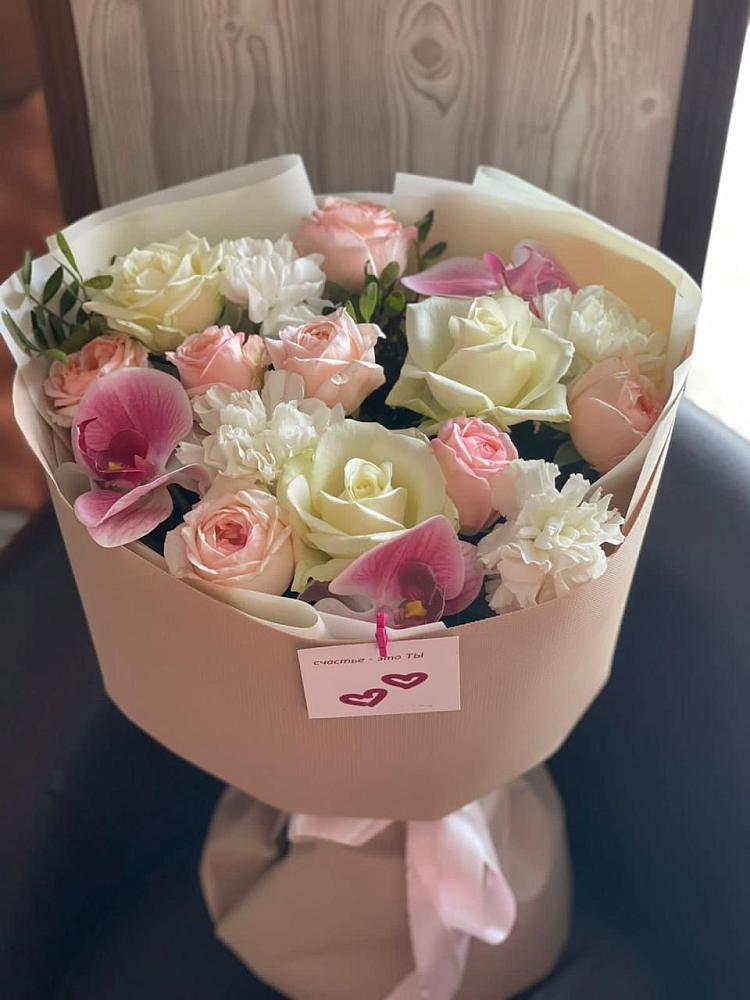 Букет цветов из: Орхидеи, Розы и Гвоздики в Большеречье