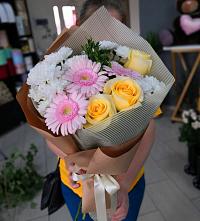 Букет цветов из:  Герберы, Розы и Хризантемы в Большеречье