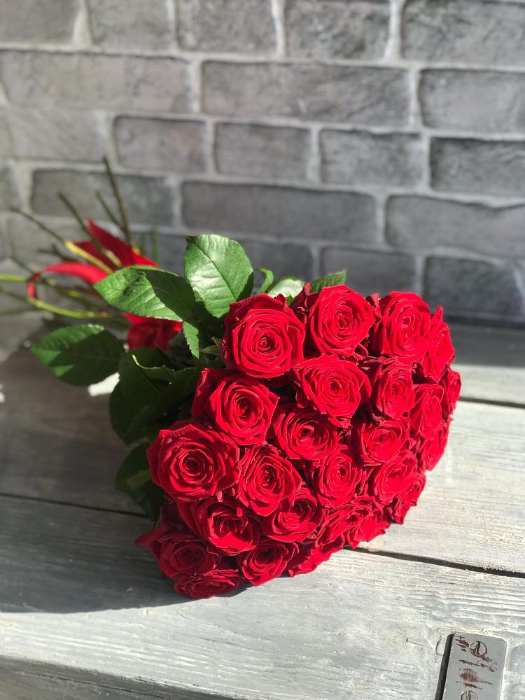 Букет Красные розы Фридом в Большеречье