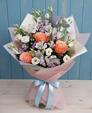 Букет цветов из:  Лизиантусы, Розы, Альстромерии и Гипсофила в Большеречье