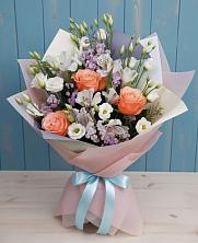 Букет цветов из:  Лизиантусы, Розы, Альстромерии и Гипсофила в Большеречье