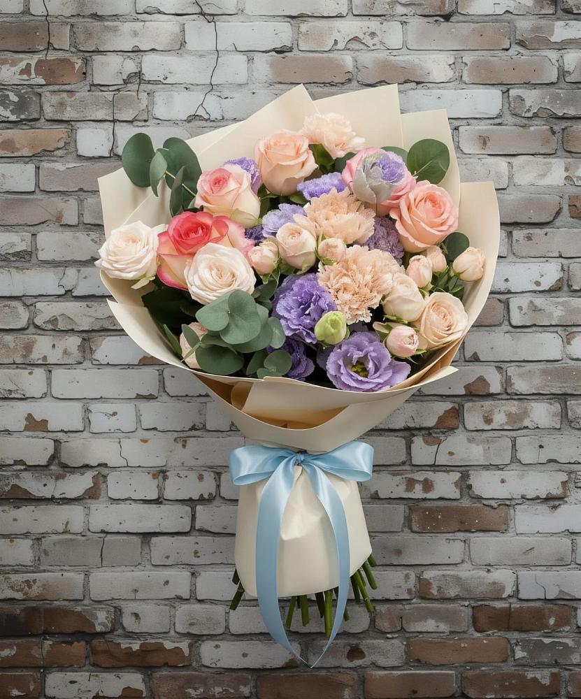 Букет цветов из: Розы, Лизиантусы и Гвоздики в Большеречье