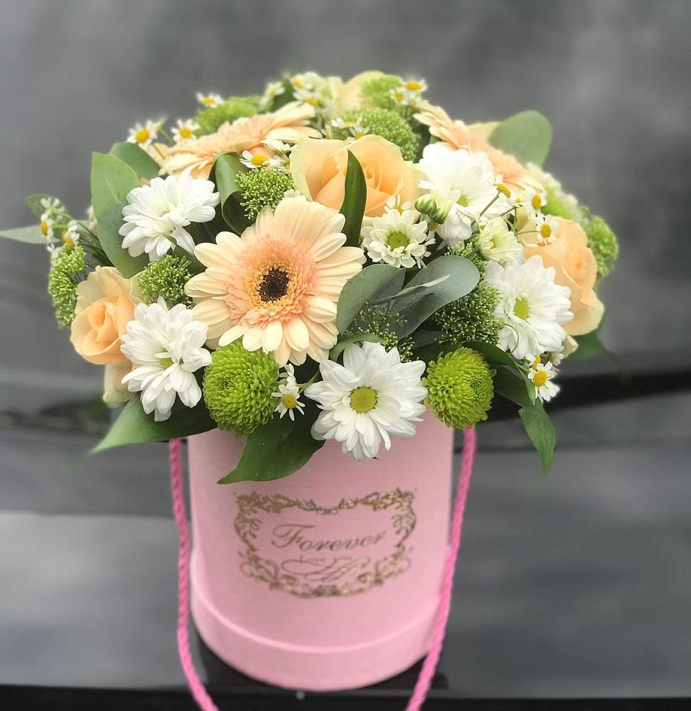 Цветочная композиция из Розы, Герберы и Хризантемы в шляпной коробке в Большеречье