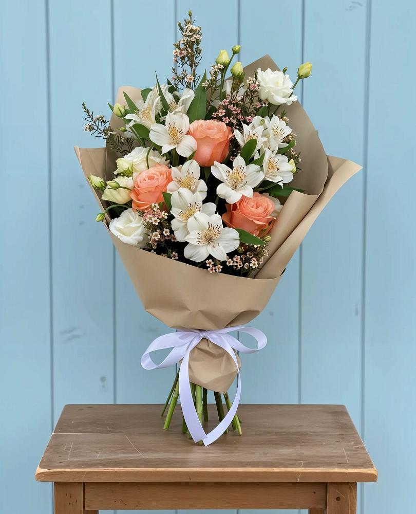 Букет цветов из: Альстромерии, Лизиантусы, Розы и Хризантемы в Большеречье